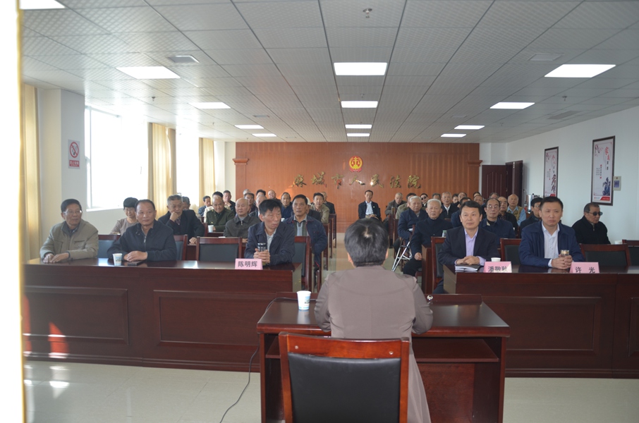 召开支部主题党日暨座谈会.JPG