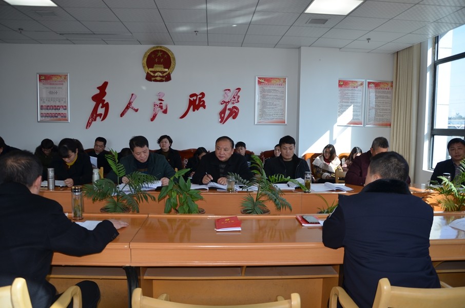 6第三组进行学习讨论.JPG