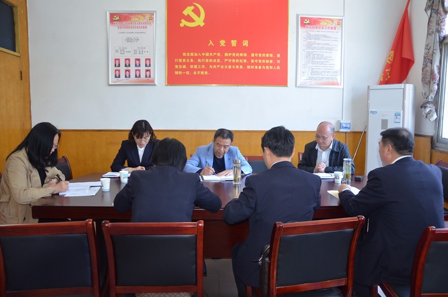 7在鼓楼法庭召开座谈会.JPG