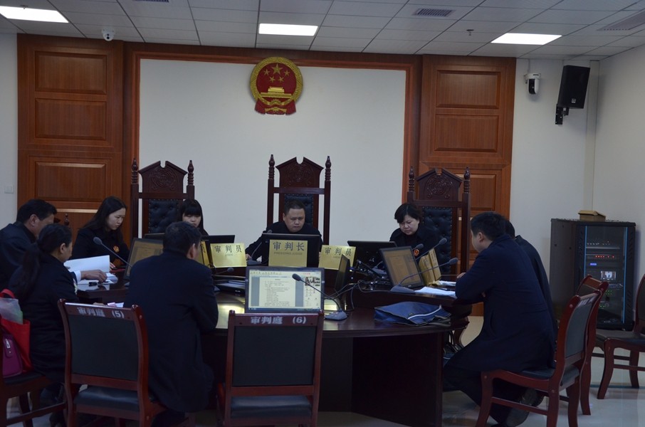 圆桌审判现场.jpg