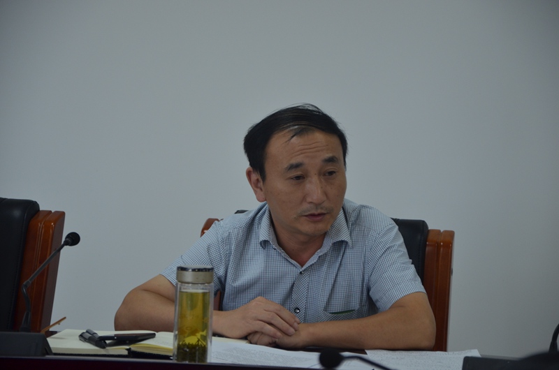 1党组成员、政治处主任吴克勇领学“法院创建党建工作品牌实施方案” (1).JPG