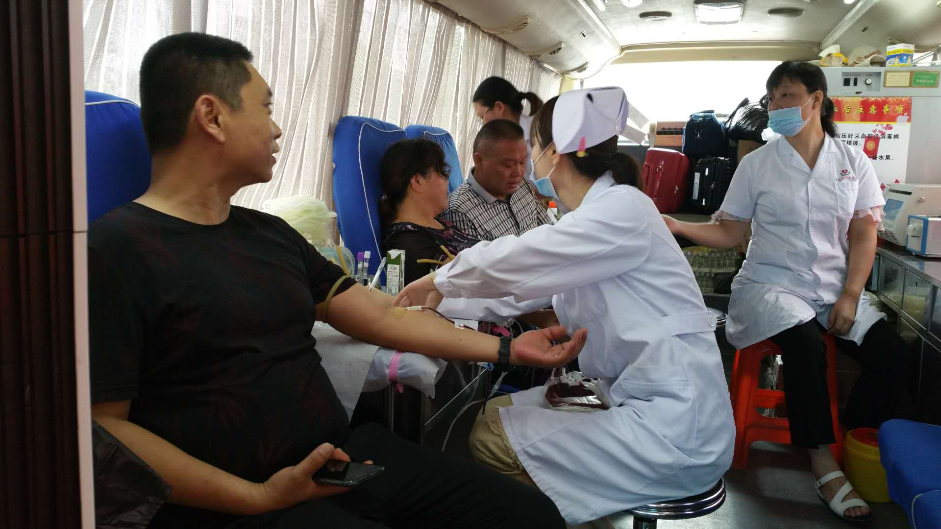 6法院干警献血.jpg