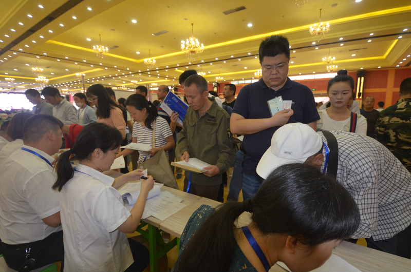 1债权人签到.JPG