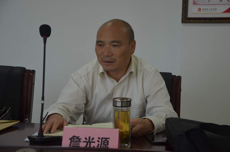 1黄冈中院党组成员、副院长占光源作指导.JPG