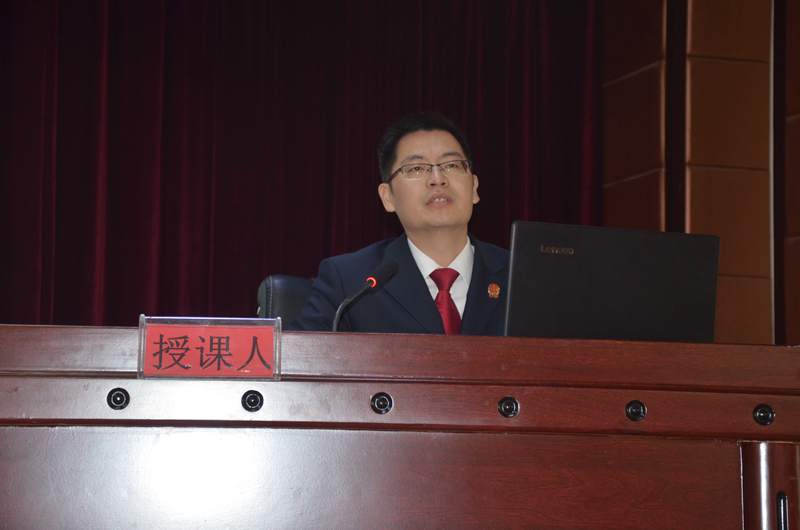 5、黄冈市中级法院民三庭刘延超授课.JPG
