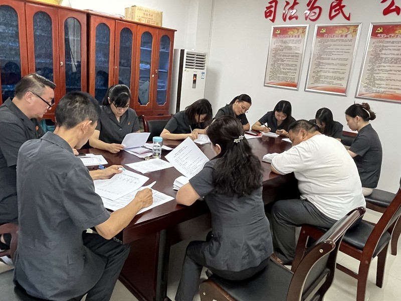 3机关第三党支部集中学习会议精神.jpg