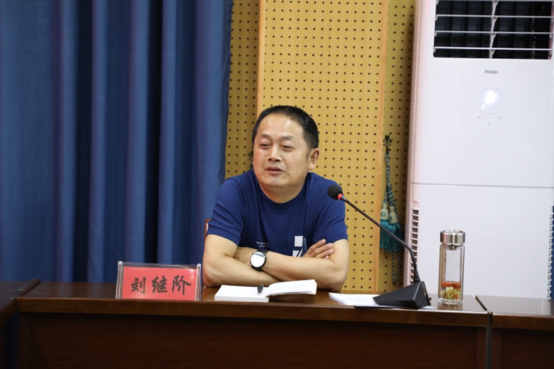 滑动2.JPG