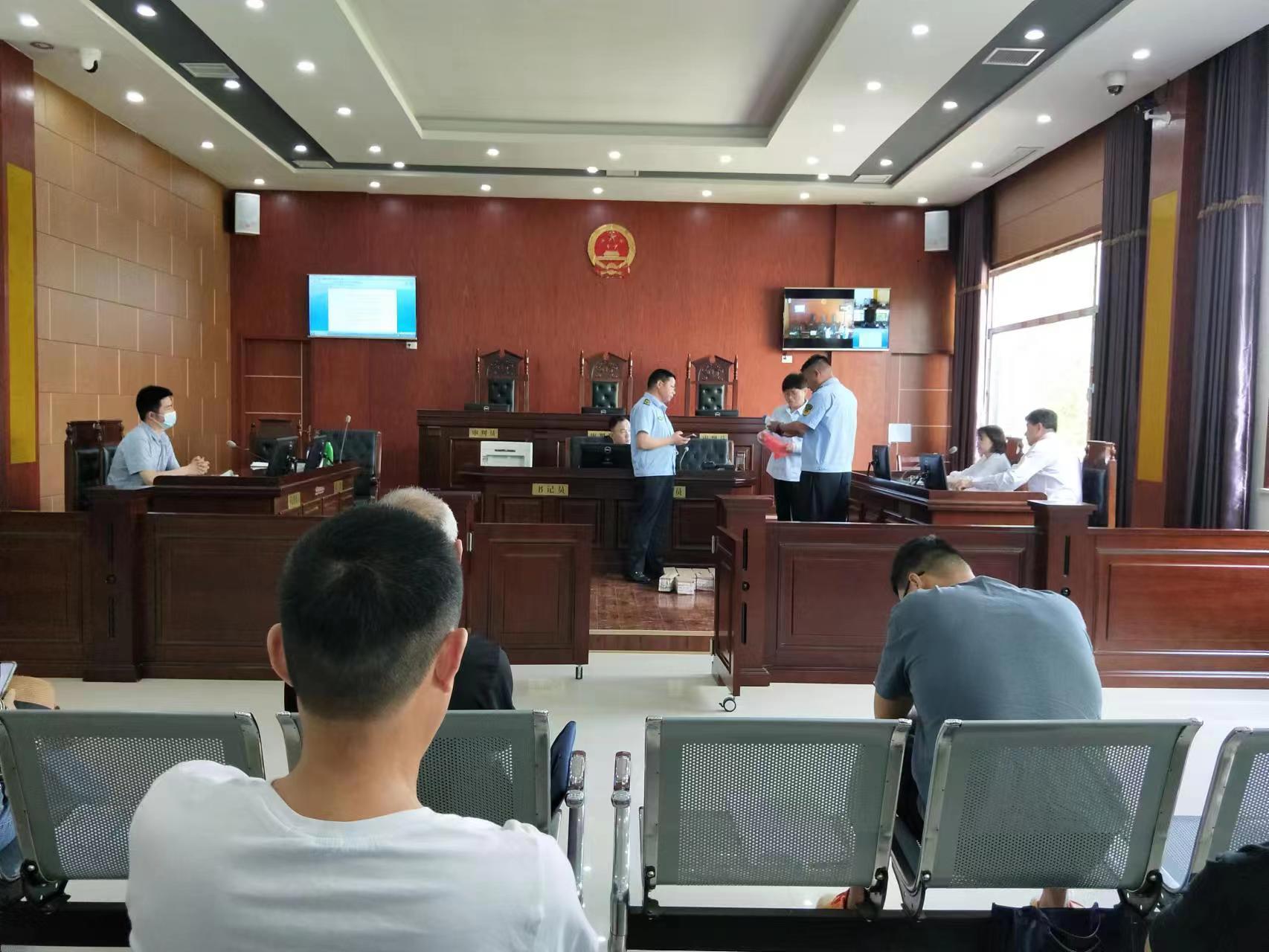 1邀请当地市场监督局全程参与对涉案商标的比对辨认.jpg
