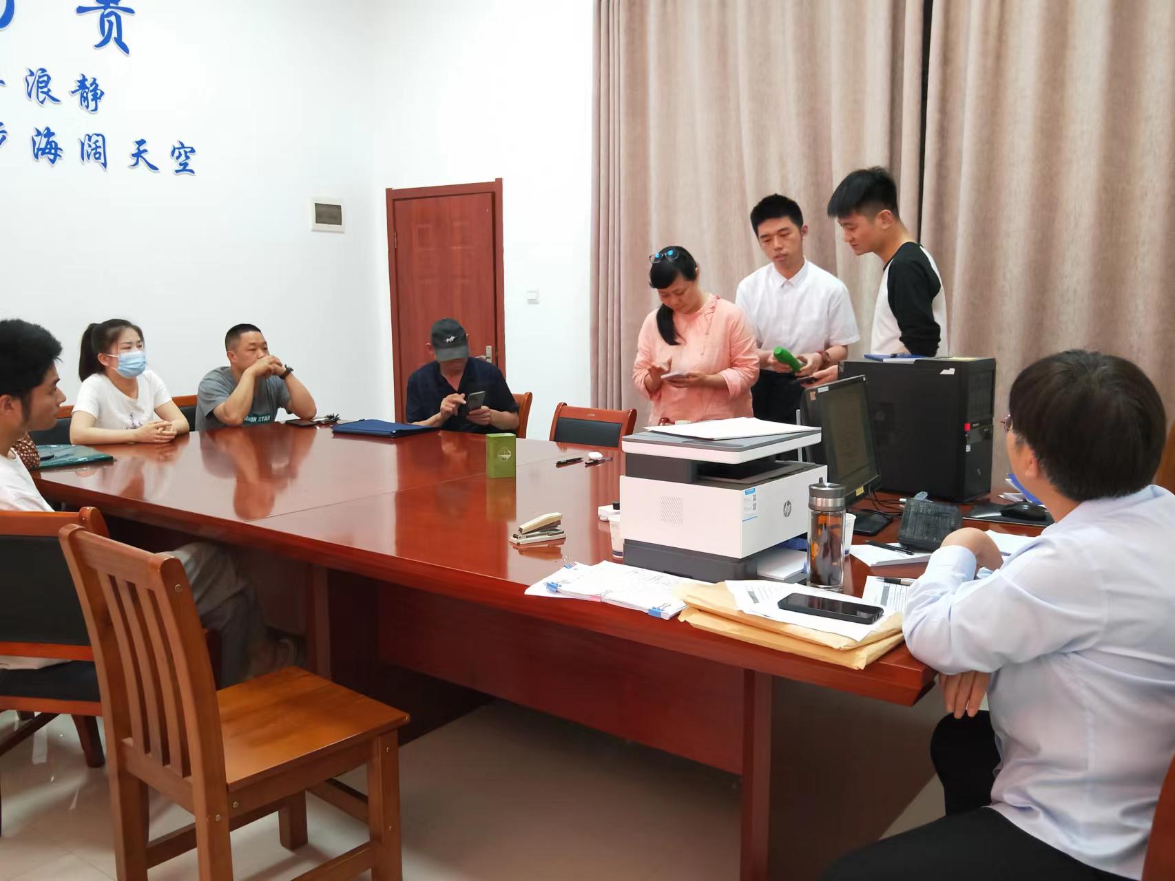 2邀请市场监督局全程参与对涉案商标的比对辨认.jpg